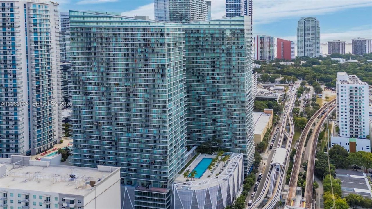 79 SW 12th St , Unit 2302-S, Miami, FL 33130 Photo