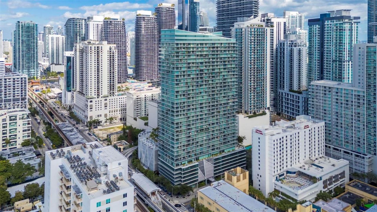 79 SW 12th St , Unit 2302-S, Miami, FL 33130 Photo