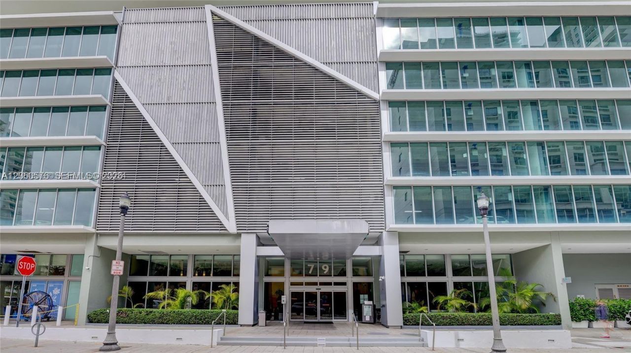 79 SW 12th St , Unit 2302-S, Miami, FL 33130 Photo