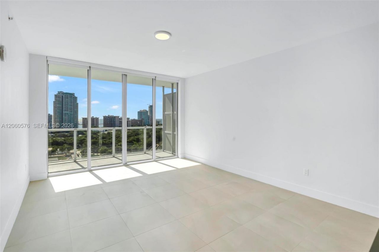 79 SW 12th St , Unit 2302-S, Miami, FL 33130 Photo