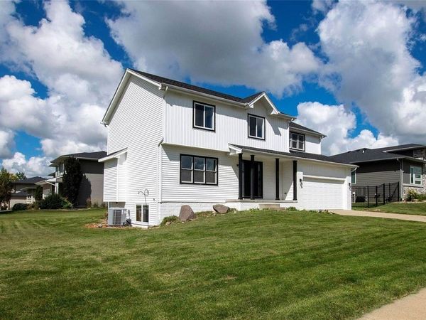 712 63rd Street, West Des Moines, IA 50266