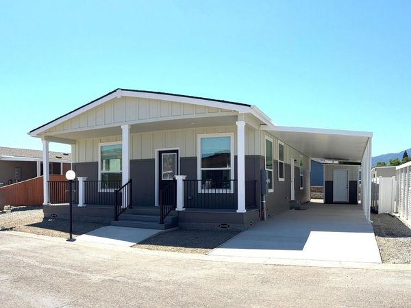 4601 S Pacific Highway, Unit 10, Phoenix, OR 97535