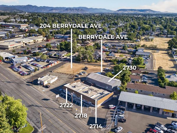 2714 N Pacific Highway, Medford, OR 97501