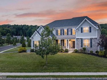 6155 BLUE BELLE, CENTER VALLEY, PA 18034