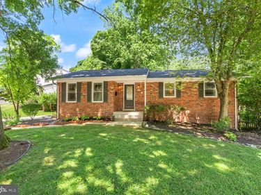 3231 FAIR WOODS PARKWAY, FAIRFAX, VA 22030