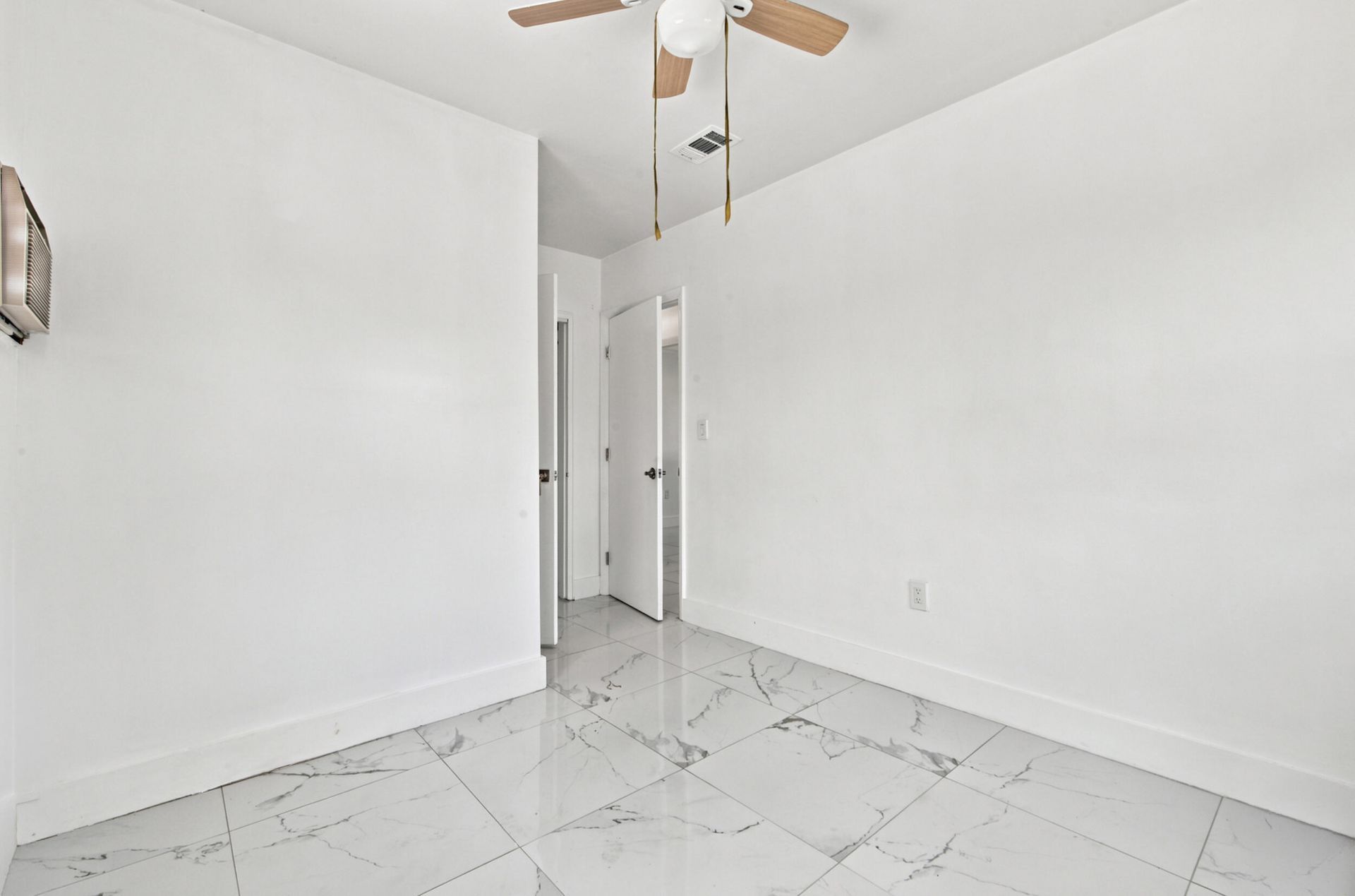 8800 NW 33 Avenue Road, Miami, FL 33147 Photo