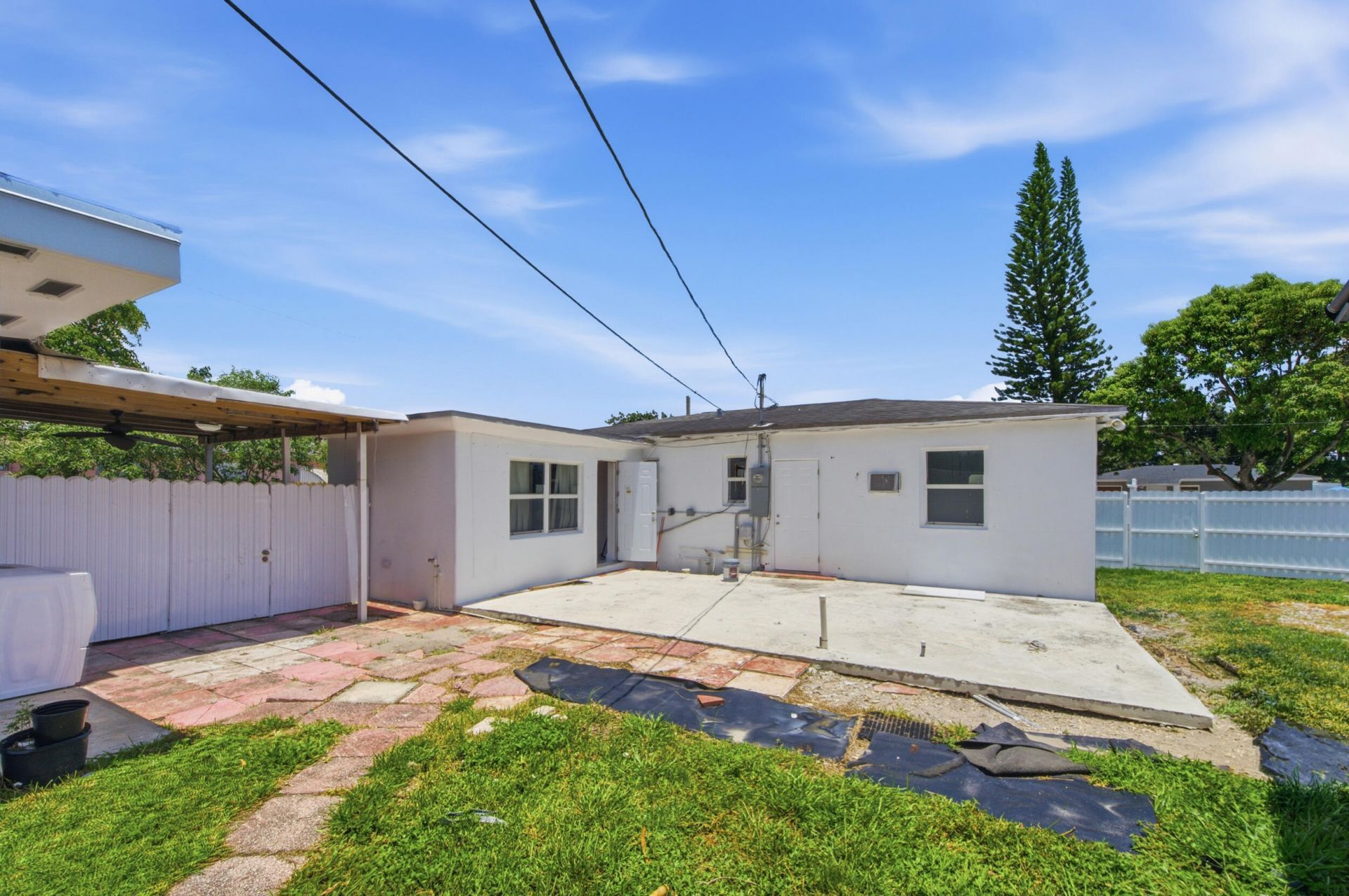 8800 NW 33 Avenue Road, Miami, FL 33147 Photo