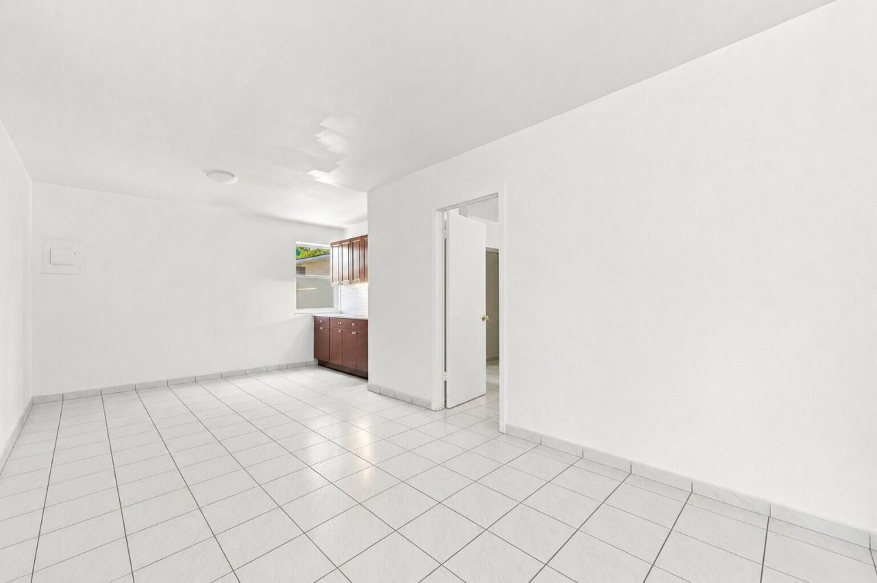 8800 NW 33 Avenue Road, Miami, FL 33147 Photo