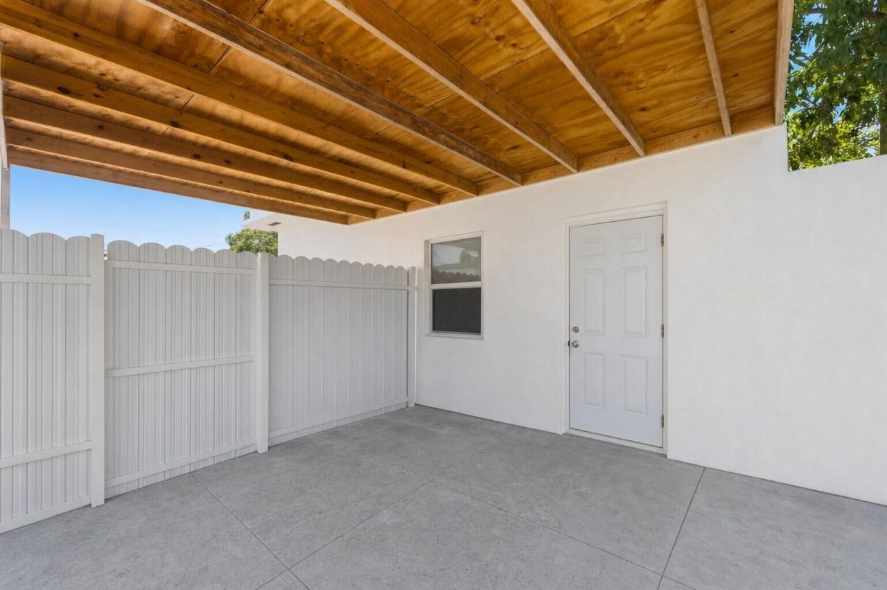 8800 NW 33 Avenue Road, Miami, FL 33147 Photo