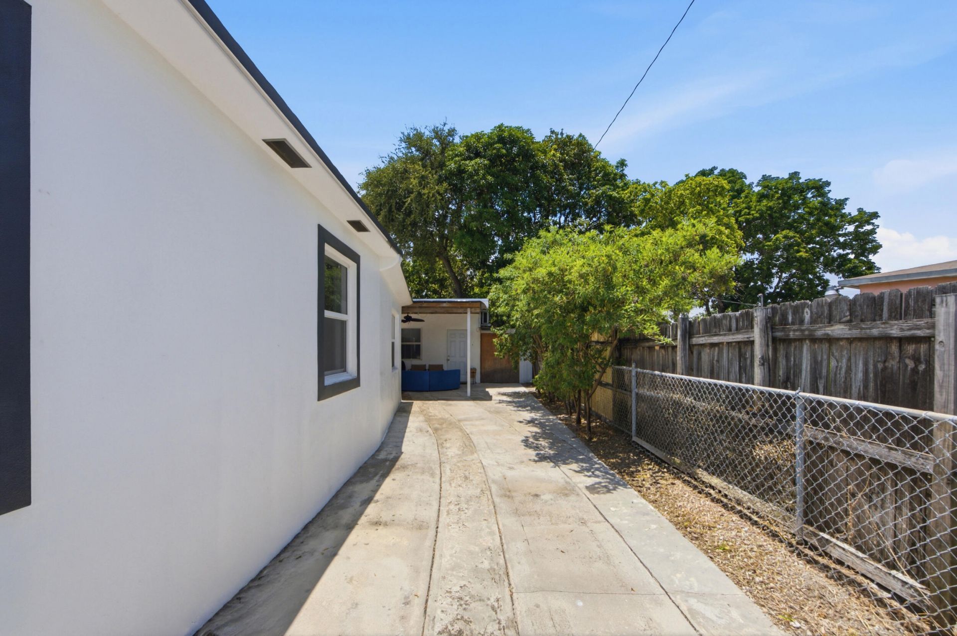 8800 NW 33 Avenue Road, Miami, FL 33147 Photo