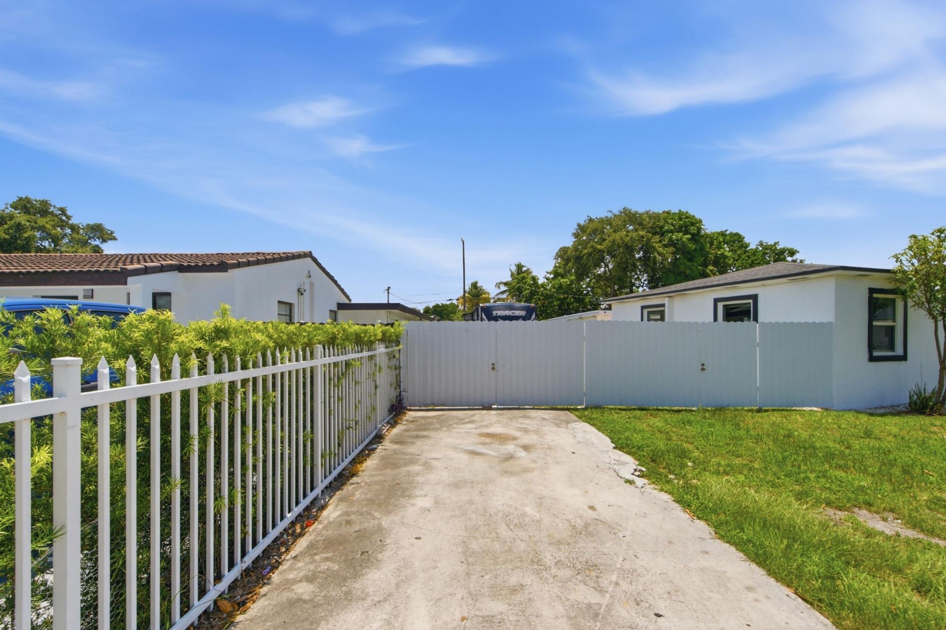 8800 NW 33 Avenue Road, Miami, FL 33147 Photo