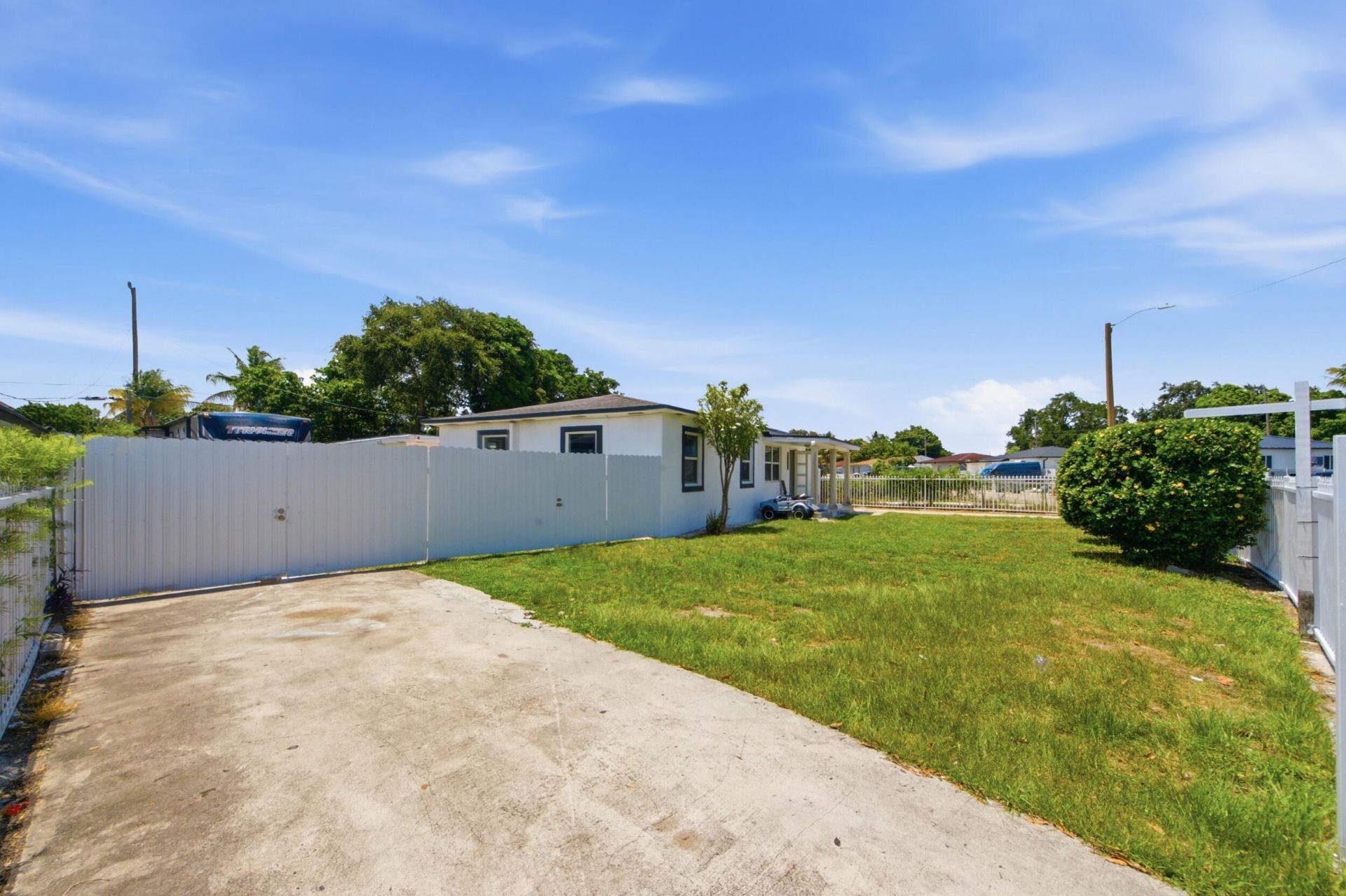 8800 NW 33 Avenue Road, Miami, FL 33147 Photo