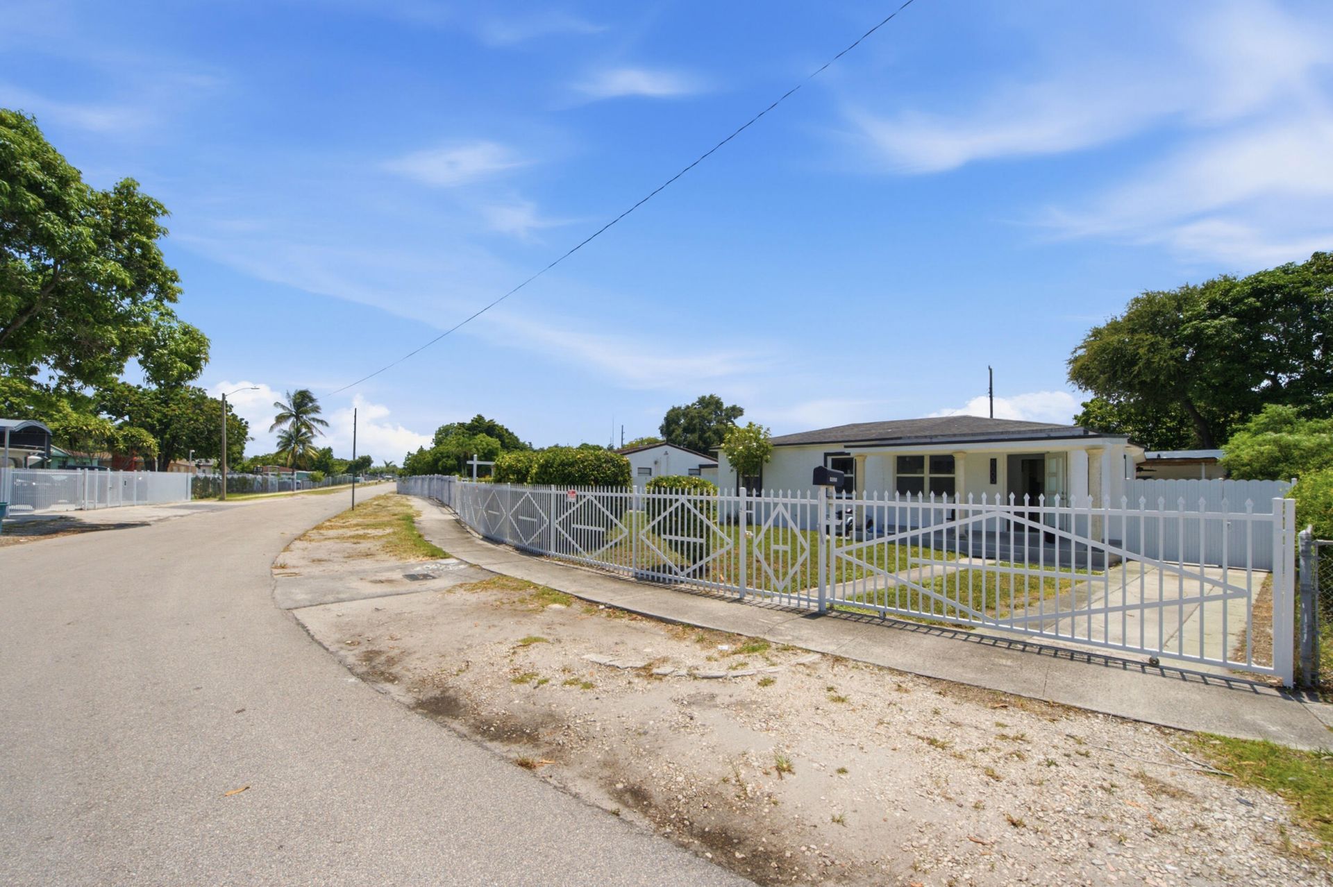 8800 NW 33 Avenue Road, Miami, FL 33147 Photo