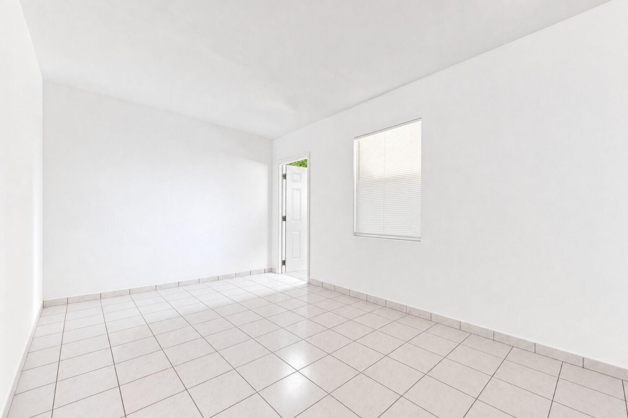 8800 NW 33 Avenue Road, Miami, FL 33147 Photo