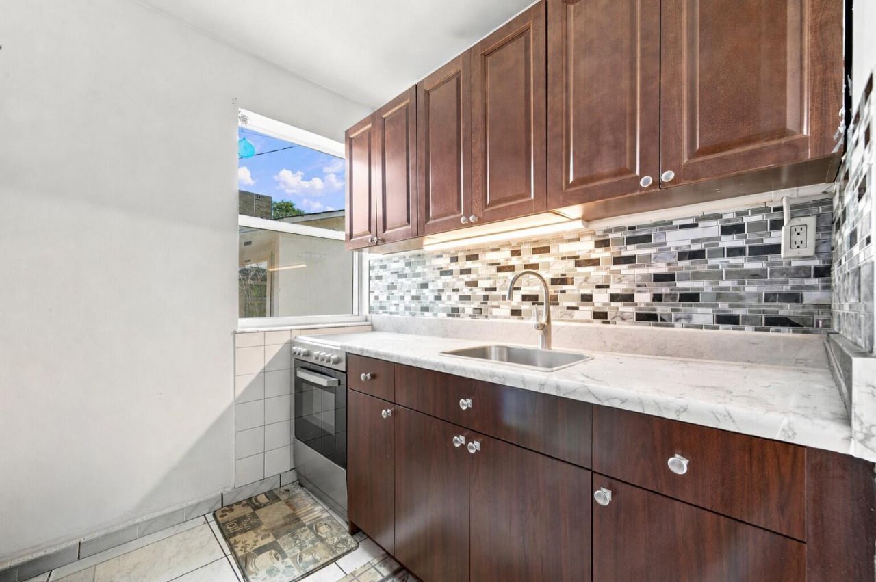 8800 NW 33 Avenue Road, Miami, FL 33147 Photo