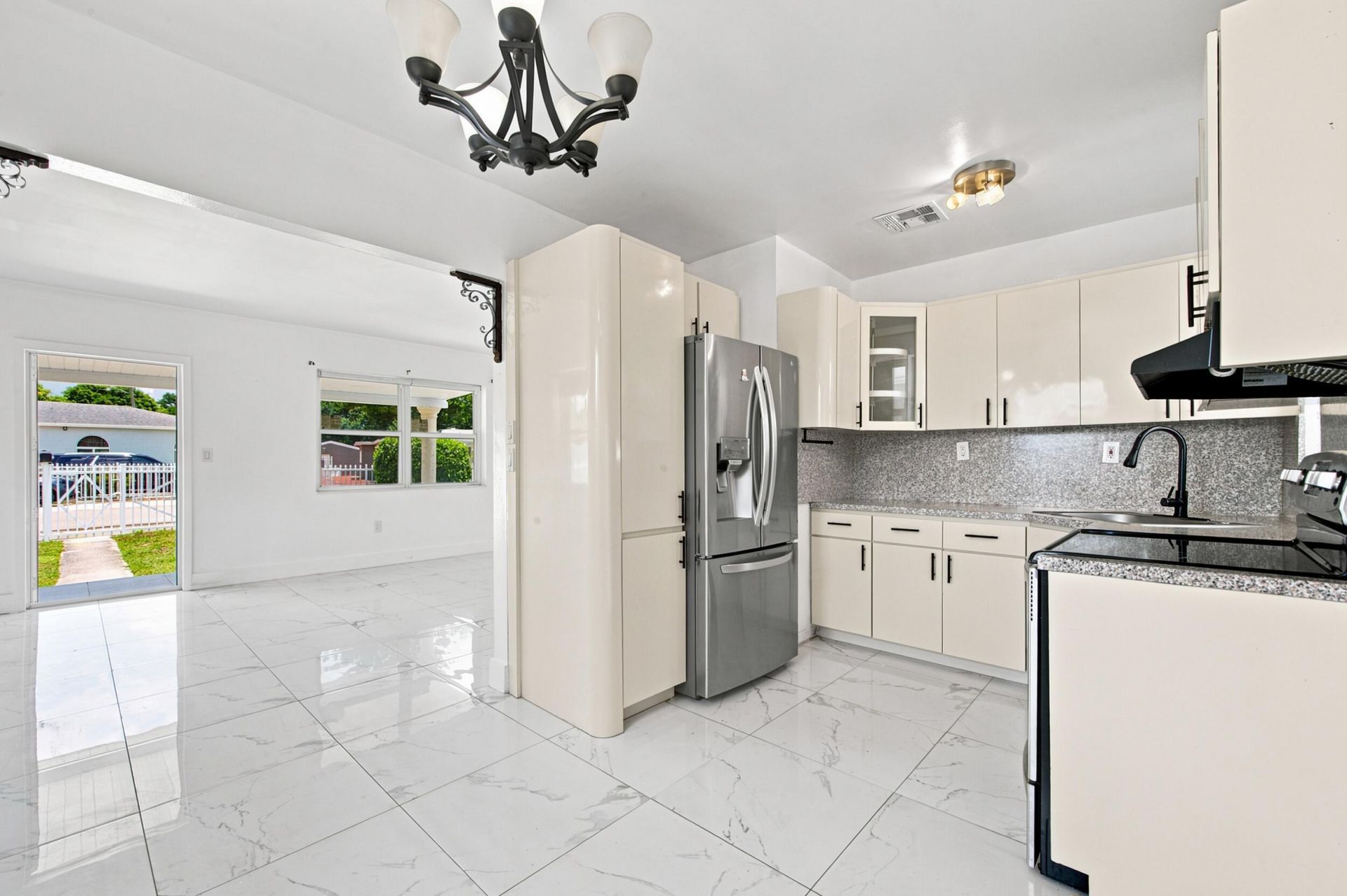 8800 NW 33 Avenue Road, Miami, FL 33147 Photo