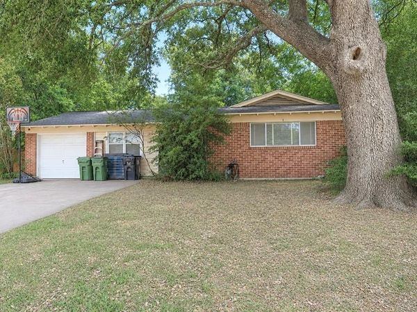 505 Lynda Lane , Arlington, TX 76010
