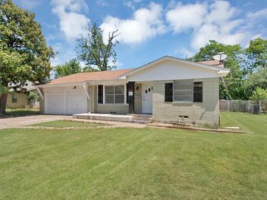 8533 Blossom Lane, Dallas, TX 75227