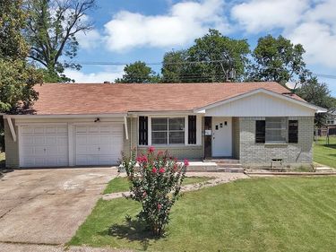 8533 Blossom Lane, Dallas, TX 75227