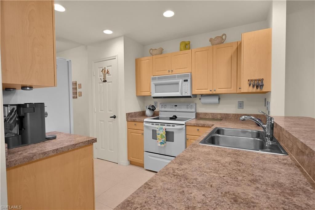 15979 Mandolin Bay Dr , Unit 202, Fort Myers, FL 33908 Photo