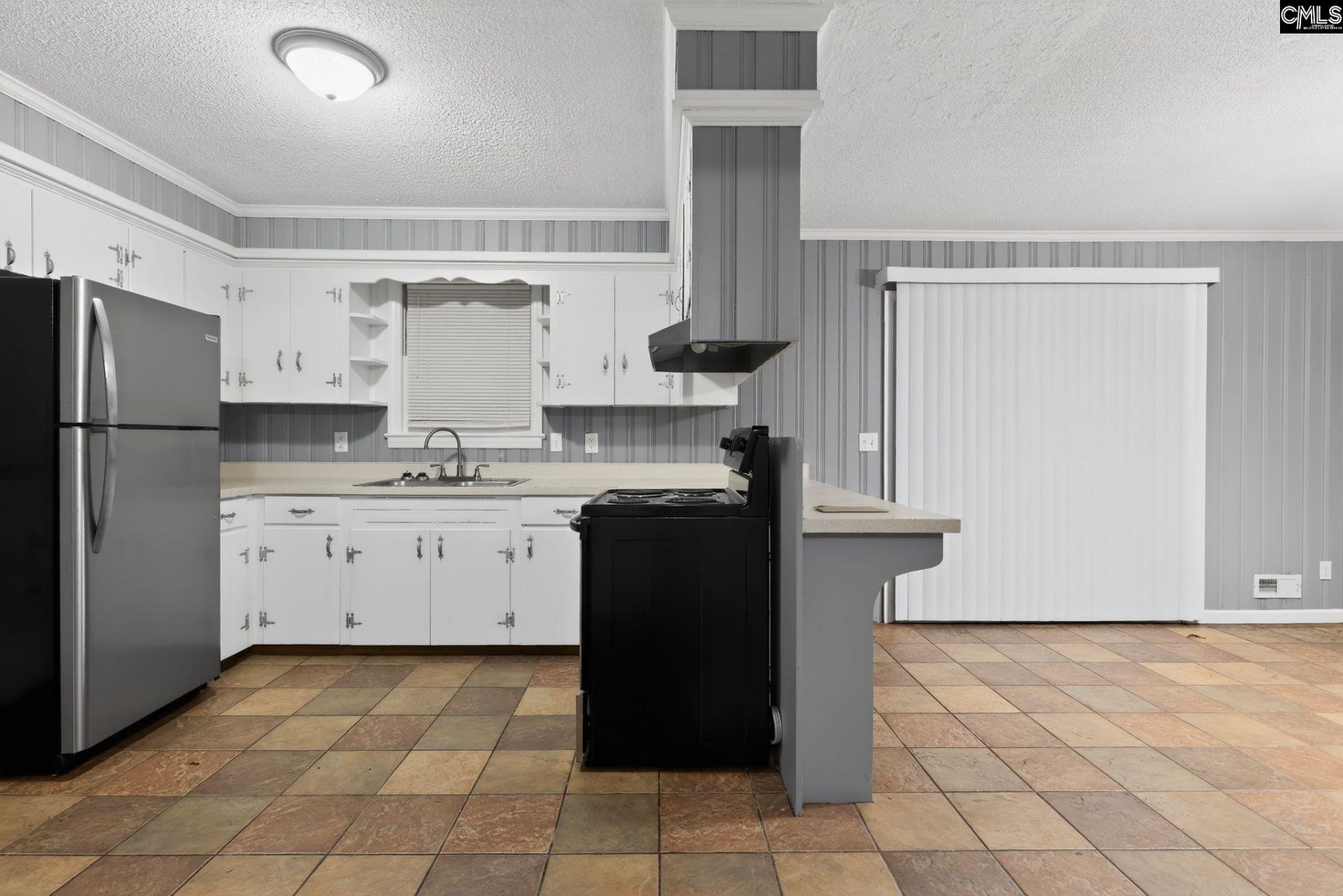 1454 Fork Avenue  Photo 14