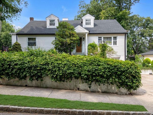 257 Schenck Avenue, Great Neck, NY 11021