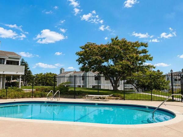 27066 Hidaway Avenue, Unit 4, Santa Clarita, CA 91351