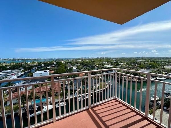 2450 NE 135th St , Unit 1005, North Miami, FL 33181