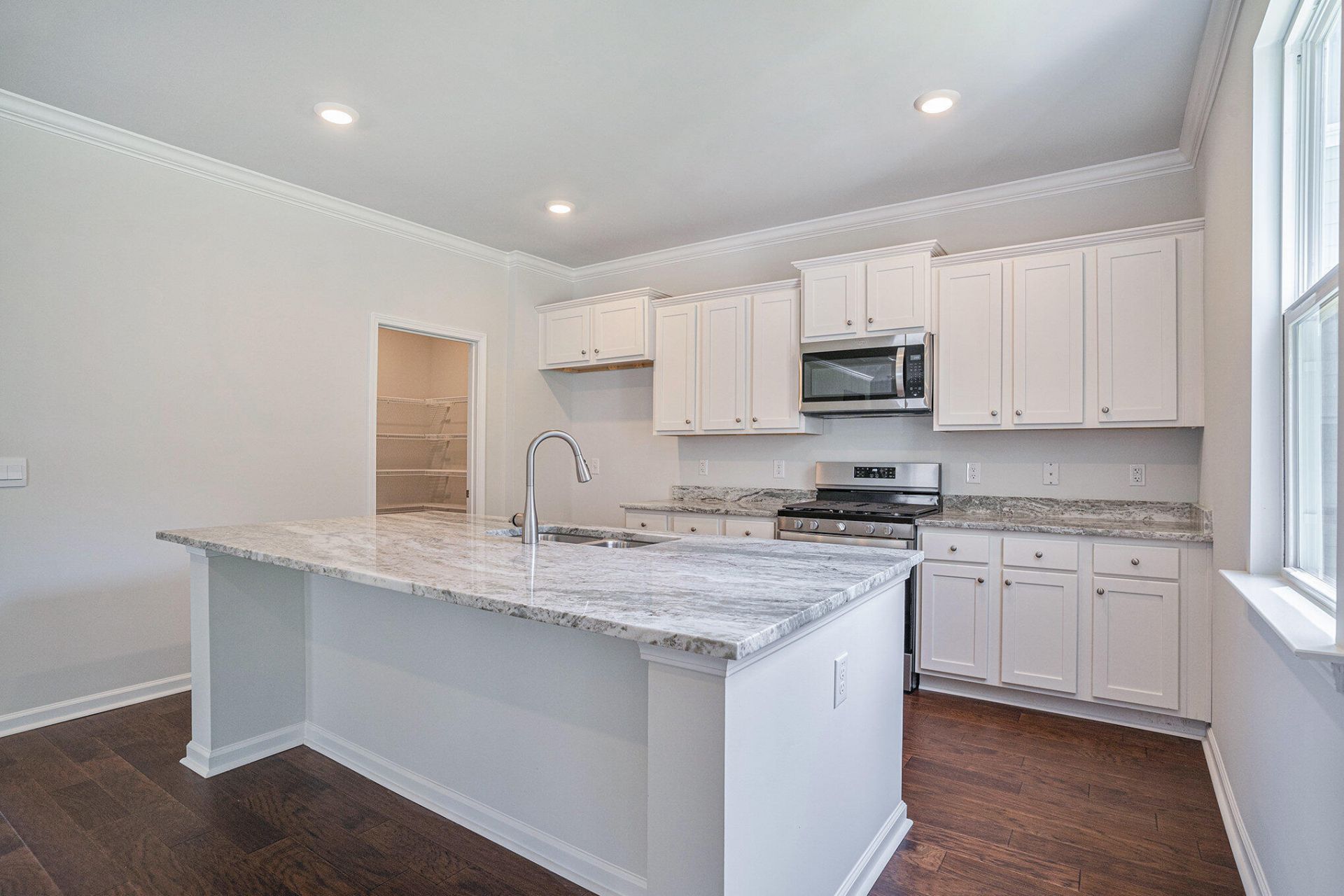 201 Cherry Grove Drive Photo 10