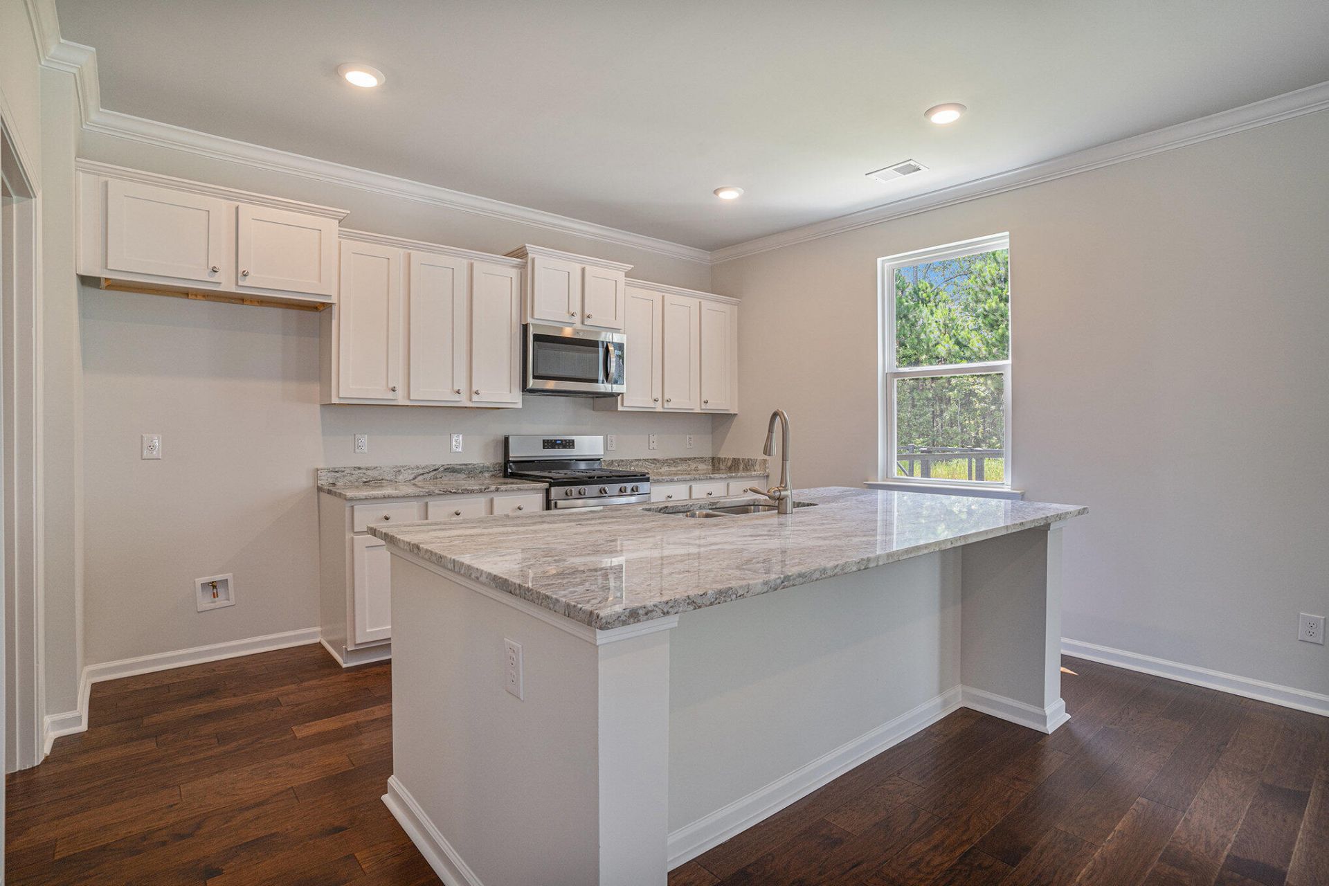 201 Cherry Grove Drive Photo 9