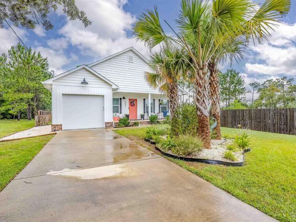 5599 Sandview Dr, Pensacola, FL 32507