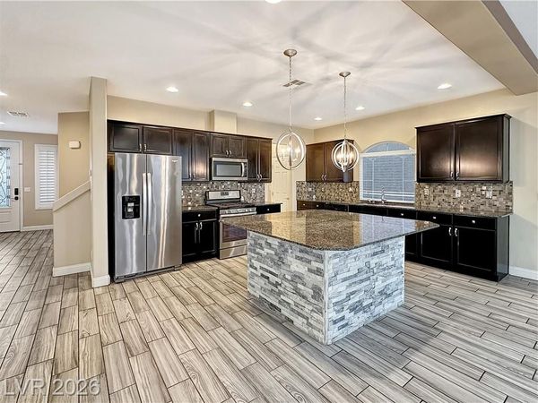 6372 Tamber Bay Road, Las Vegas, NV 89118