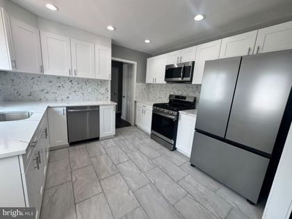 12 GODFREY DRIVE Hamilton, NJ 08610
