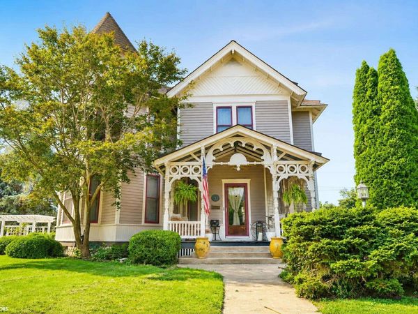 119 S Adams, Burlington, IA 52601