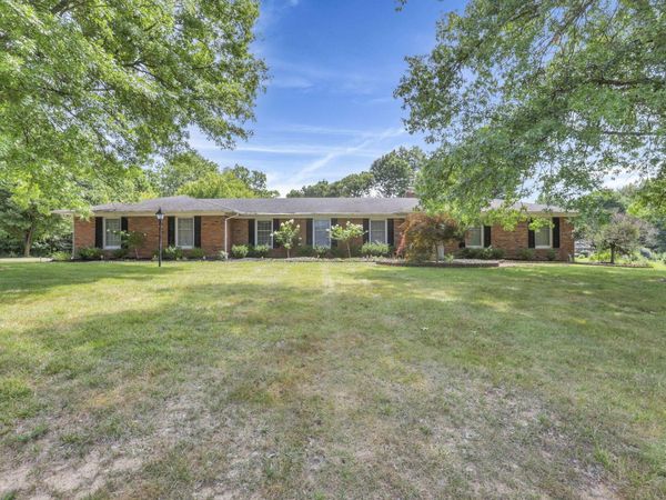 1882 Rosewood NE, Lancaster, OH 43130