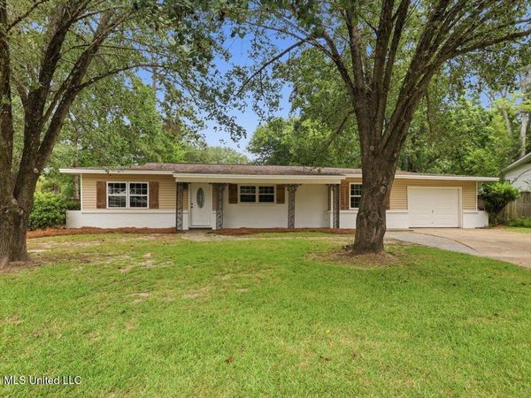 3218 Eastland Drive, Pearl, MS 39208