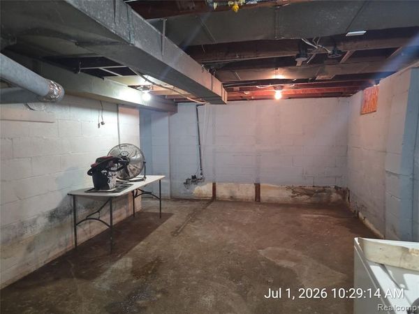 8499 Westwood Street , Detroit, MI 48228