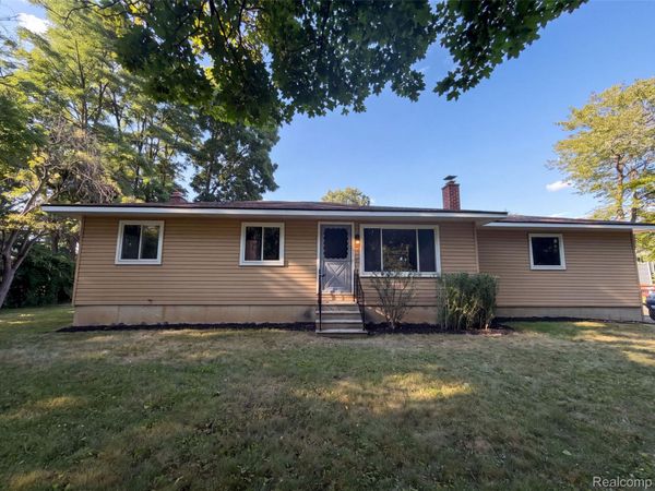 4920 Cass Elizabeth Road, Waterford Township, Mi 48327