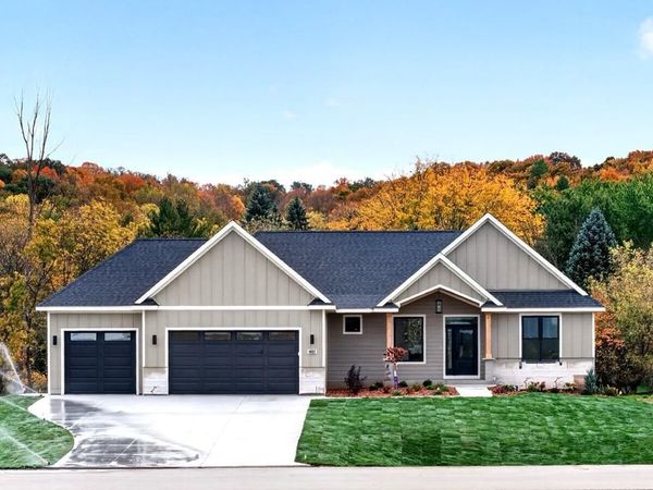 1457 Skyview Circle NW, Rochester, MN 55901