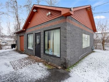 2500 Burnet Ave , Syracuse, NY 13206