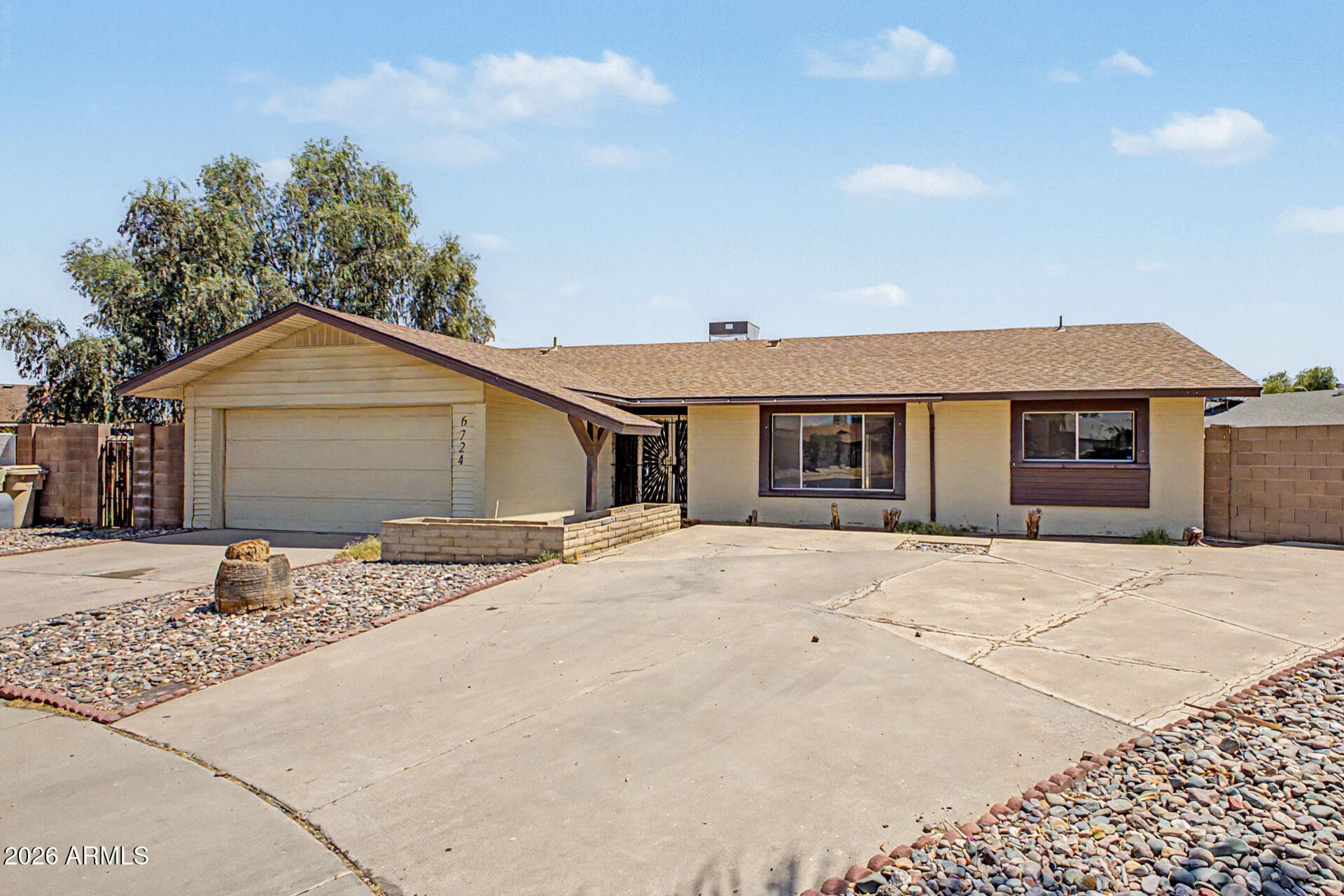 6724 W Oregon Avenue, Glendale, AZ 85303 Main Photo