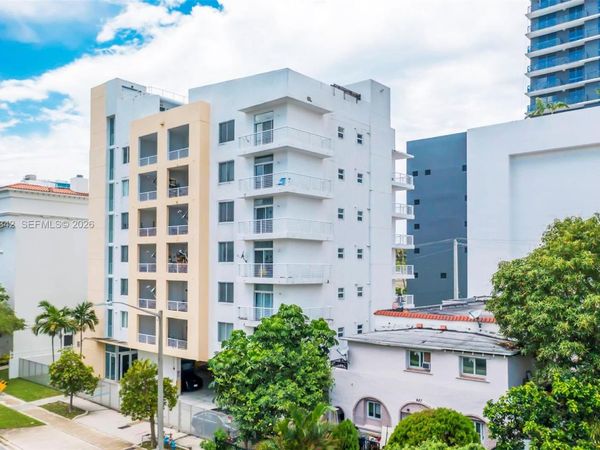 425 NE 30th St , Unit Apt 202, Miami, FL 33137