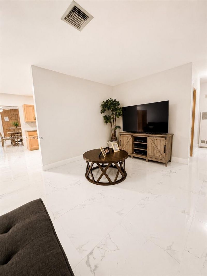 9395 Nassau Dr, Cutler Bay, FL 33189 Photo