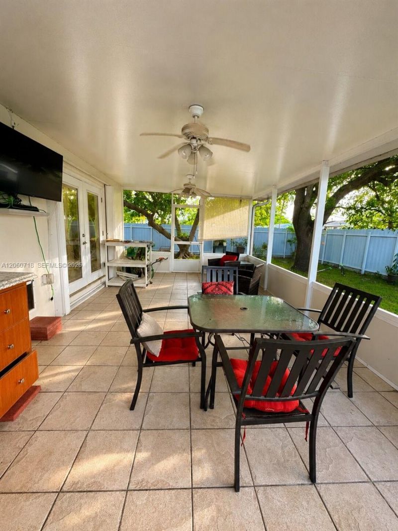 9395 Nassau Dr, Cutler Bay, FL 33189 Photo