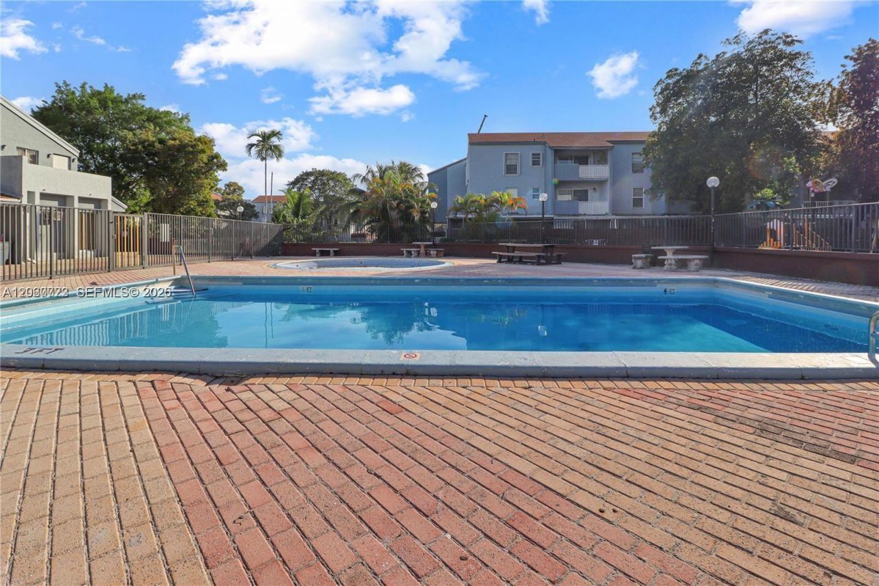 6095 W 18th Ave, Unit S219, Hialeah, FL 33012 Photo