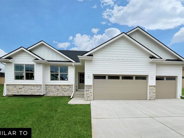 1245 SW 18th Court, Grimes, IA 50111