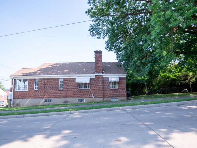 6402 Stover Avenue, Golf Manor, OH 45237 Photo 2