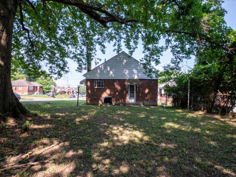 6402 Stover Avenue, Golf Manor, OH 45237 Photo 3