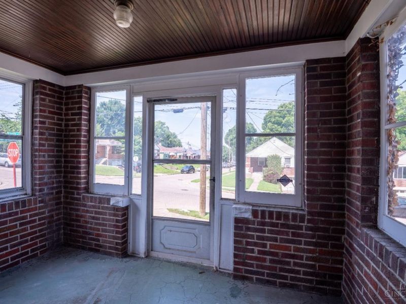 6402 Stover Avenue, Golf Manor, OH 45237 Photo 4