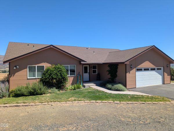 11811 Falvey Road, Klamath Falls, OR 97603